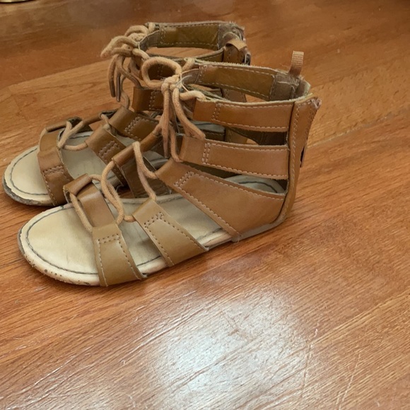 Sandals - Picture 2 of 3